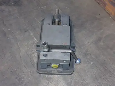 Kurt 6" Vise