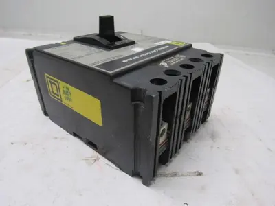 Square D FAL32015 15 Amp 240 VAC 250 VDC 3 Pole Molded Case Circuit Breaker