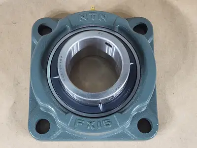 NEW NTN UCFX15-300D1