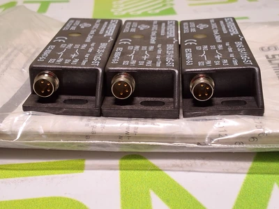 SCHMERSAL BNS 33-11zG-ST SAFETY SENSOR - BRAND NEW