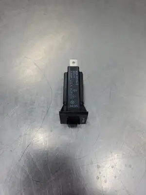 Used NTE W28-XQ1A-5 Thermal Circuit Breaker, 5A, 32VDC Circuit Breakers South Carolina US | Palmetto Automation #1507527