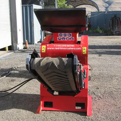 USED 2019 RED RHINO CRUSHERS 2000
