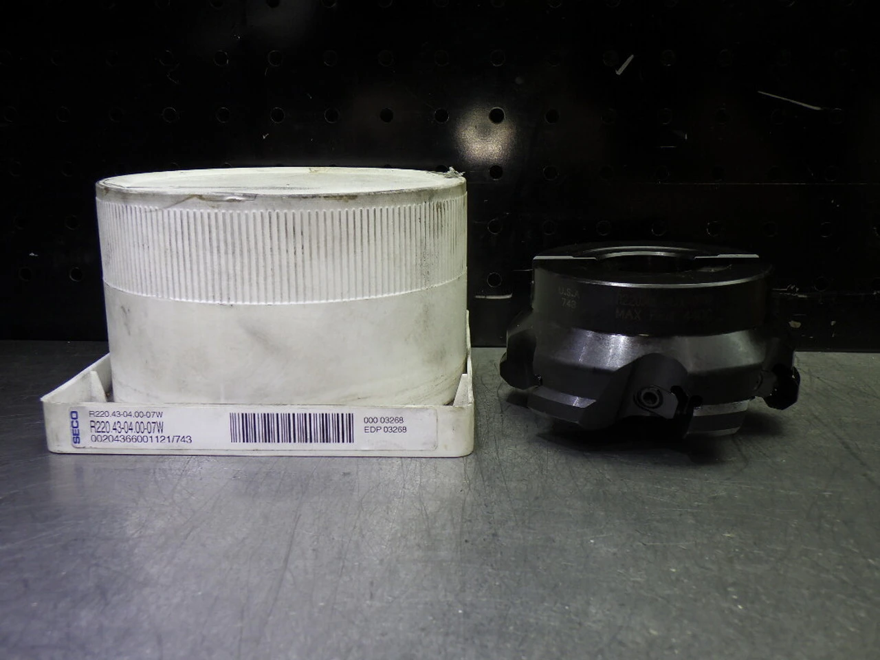 SECO 4" Indexable Facemill 1.5" Arbor R220.43-04.00-07W (LOC466)