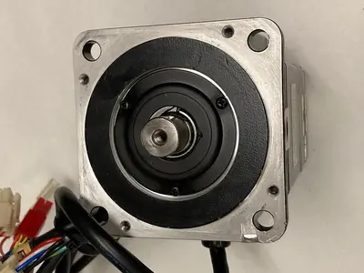USED YASKAWA SGMPH-04A1A-YR61