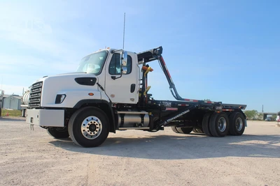 New | in-Stock 2027 FREIGHTLINER 114SD PLUS Rolloff Trucks Texas US | Roll Off Truck World #1507657