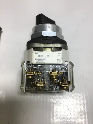 Allen Bradley 800T-J2A Selector Switch 800T-XA Series T Nema Type 4 & 13