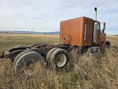 USED 1986 FREIGHTLINER FLC