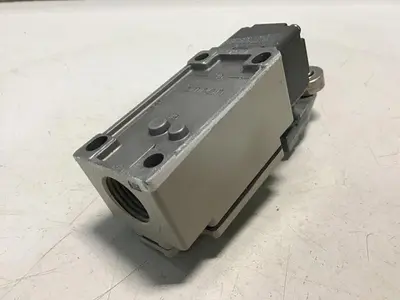 USED OMRON D4B-2115N-R