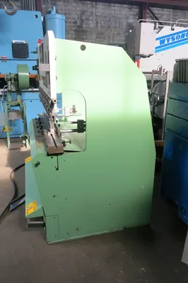 USED GUILFIL PE 15-30 HYDRAULIC PRESS BRAKE
