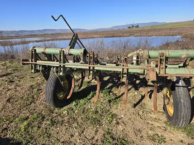 USED 2000 JOHN DEERE C20