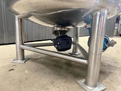 Used 275 Gallon Jacketed Tank (Reactor), 316 Stainless Steel, Insulated, Full Vacuum, With Agitator