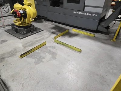 2012 Fanuc Robot R-2000i6 210FS Robotic Arm System w/ Camera System, Pallet Supports, Controllers,