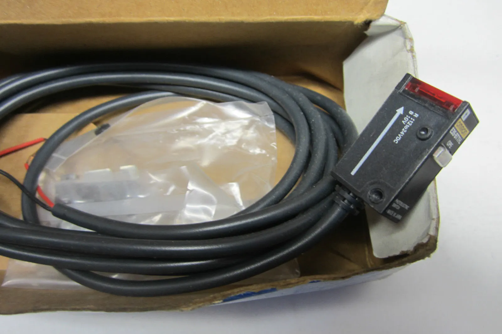 NEW OMRON E3S-BT11-L TRANSMITTER E3SBT11L