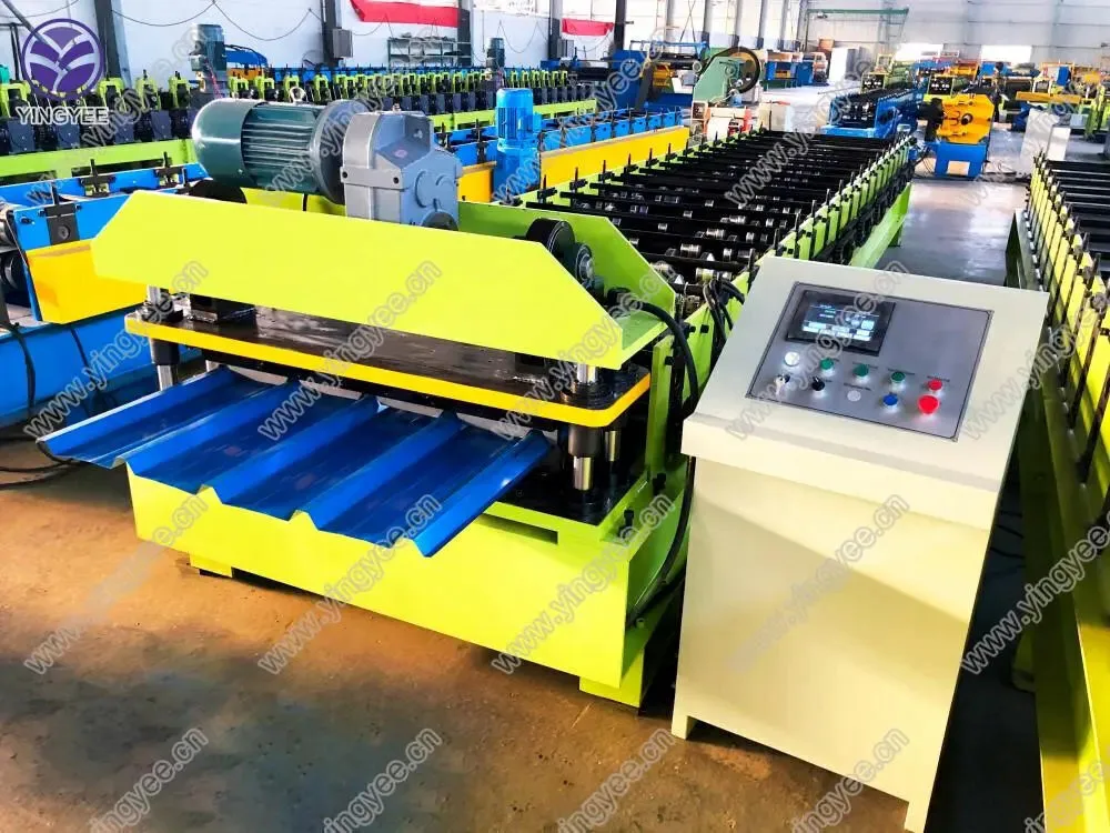 High-Speed Steel Roof Roll Forming Machine in China
