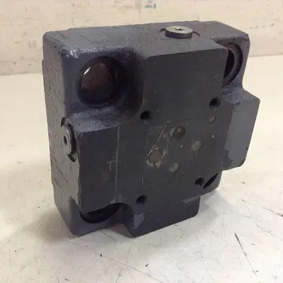 USED VICKERS CVCS25D1S210S19