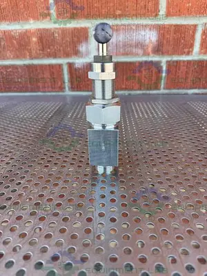 USED SWAGELOK SS-12NRS12-A NEEDLE VALVE 5800 PSI W/ 1" THREADED FITTING