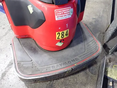 USED THE RAYMOND CORPORATION 8410