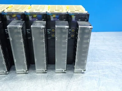 USED OMRON CJ1WDA08V