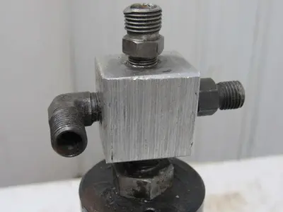 Jergens 61711 A Pneu-oil Booster 18 cu.in. Reservoir 30:1 Ratio