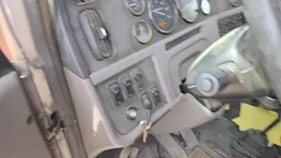 USED 2014 PETERBILT 365