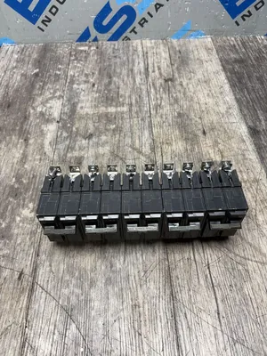 Used GENERAL ELECTRIC THHQB225 Circuit Breakers South Carolina US | ESS Industrial Equipment Sales #1251365