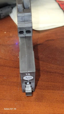 USED Allen-Bradley 1492-GS1G010