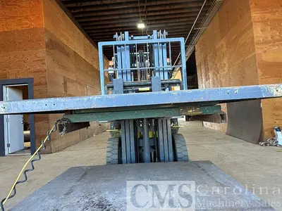 Unknown 8000 lb Scissor Lift