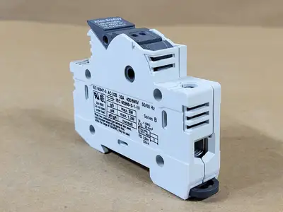 NEW ALLEN-BRADLEY 1492-FB1M30