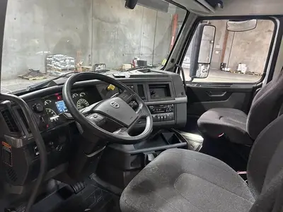 Used 2021 VOLVO VNR42T300 Conventional trucks California US | Ben Kaplan Equipment #1402920