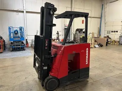 Used 2017 RAYMOND 425C30TT 3-Wheel Stand up Electric Counterbalance Forklifts Illinois US | Somerset Equipment Sales #1546181
