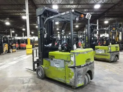 USED 2020 CLARK TMX25