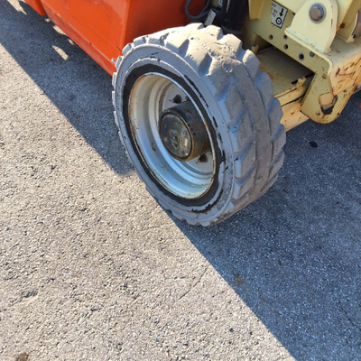 USED 2013 JLG 4069LE