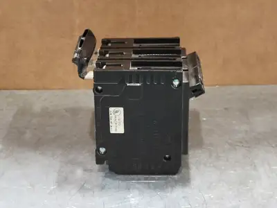 20 Amp, 3 Pole, 120/240 volts Circuit Breaker