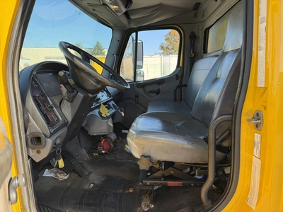 Used 2012 FREIGHTLINER BUSINESS CLASS M2 26' BOX TRUCK Box trucks Ohio US | Miedema Asset Management Group #1709373