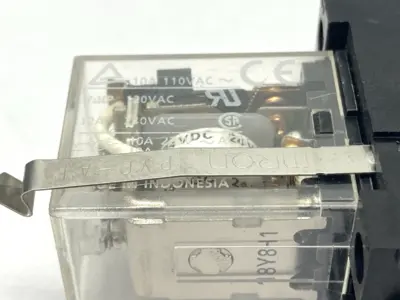 USED OMRON RELAY 24VDC 10A W/ SOCKET BASE 240V 15A LOT OF 3