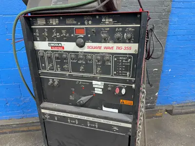 USED LINCOLN SQUAREWAVE TIG355