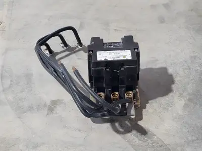 USED SQUARE D 8736SF01B76S