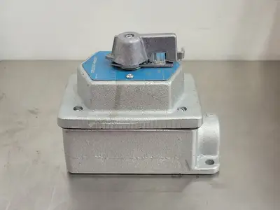 NEW CROUSE-HINDS MC21273 LC OF RM