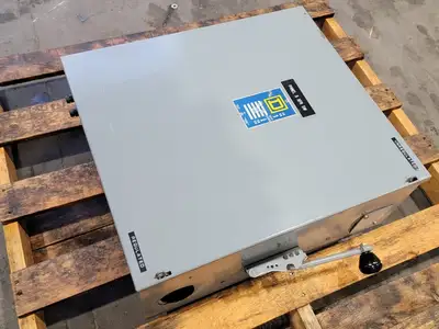 NEW SQUARE D 82344