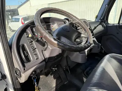 USED 2020 FREIGHTLINER M2 106