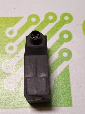 BAUMER CH-8501 FHDK 14N5101/S35A DIFFUSE PHOTOELECTRIC SENSOR