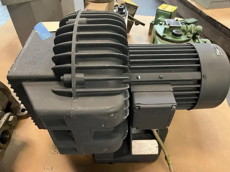 Used RIETSCHLE SKG-245-20.3 Blowers Ohio US | Surplus Asset Holdings #1206159