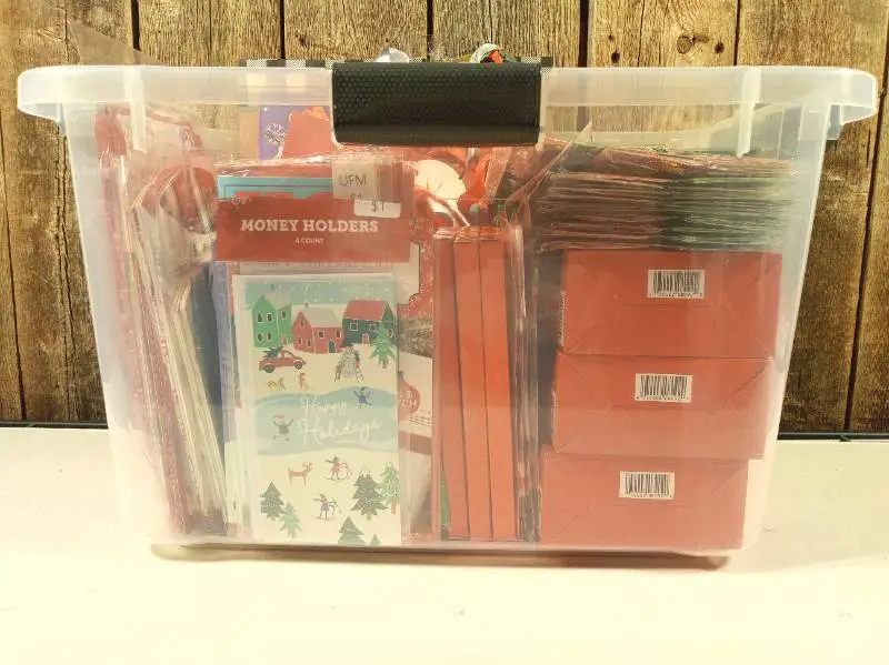 Lot of Christmas (gift bags, ribbon, etc.)