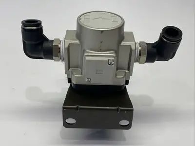 AR40-04BG | SMC  Pneumatic Regulator 0.05-0.85MPa 1/2" NPT - Used