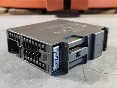 NEW SIEMENS 6ES7321-1BH02-0AA0