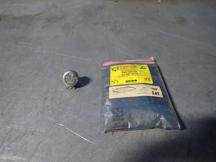 Used ALLEN BRADLEY RV4NAYSD103C Potentiometers Ohio US | HGR 24 #754649