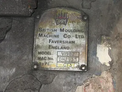 USED BMM V 1982 COPE & DRAG MACHINE