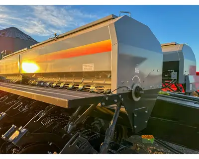 Used CRUSTBUSTER _UNKNOWN_ No-Till Drills Iowa US | Keast Enterprises #1360181