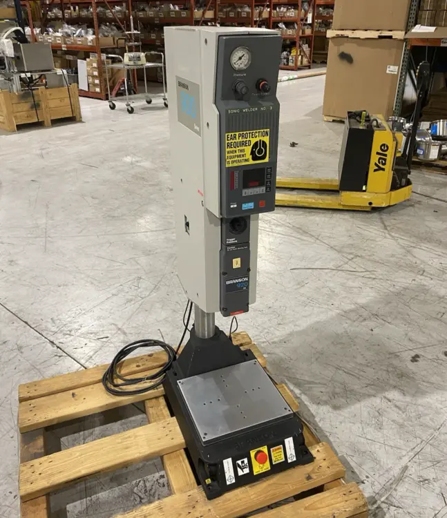 Used BRANSON Integrated Ultrasonic Welder 200/245VAC Input 14A Ultrasonic Welders Michigan US | Maverick Industrial Sales #1398026