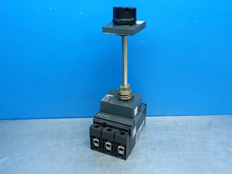 Used SQUARE D HGL36100 Circuit Breakers | HGR 24 #731928
